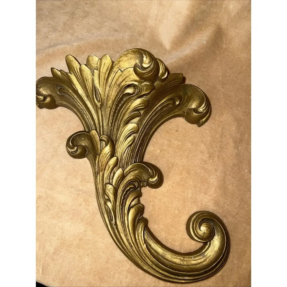 Vintage Classical Leaf Wall Sconce Planter Gold‎ Tone Finish.